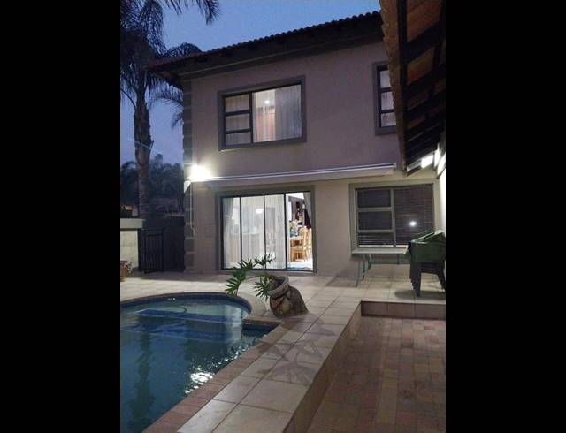 3 BEDROOM CLUSTER FOR SALE IN SONNEVELD